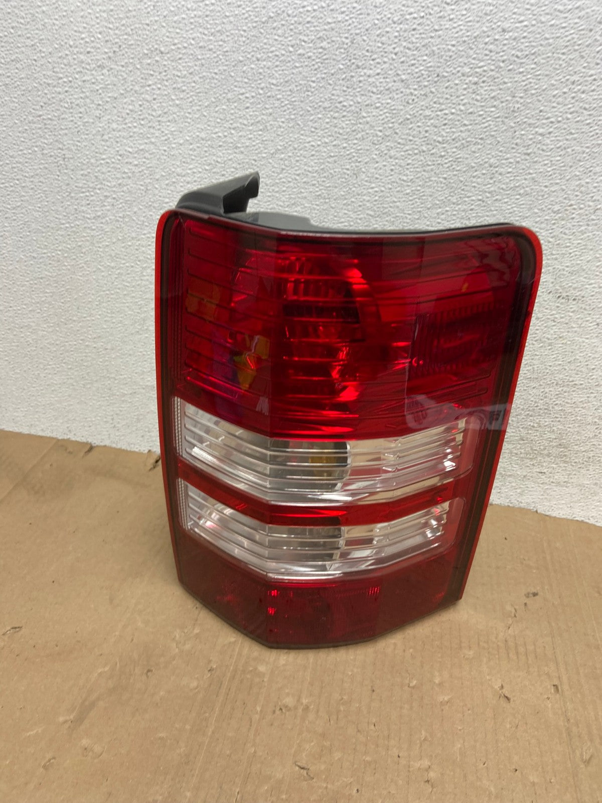 2008 to 2012 Jeep Liberty Right Passenger RH Side Tail Light AE9130 LK0