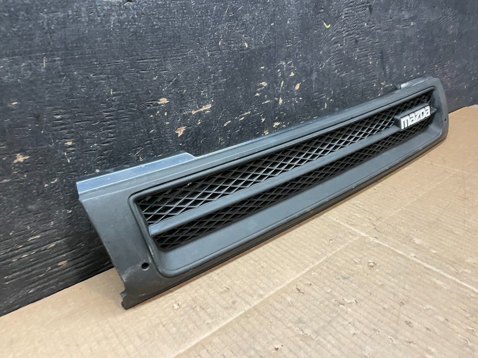 1992 to 1994 Mazda 323 Front Radiator Grill Grille Y1771 PS1