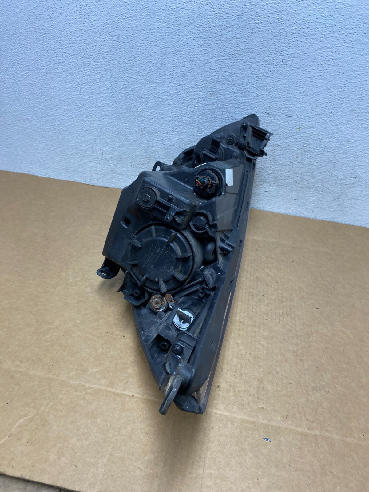 2015 to 2017 Hyundai Accent Right Passenger Halogen Headlight AD4523 DW6