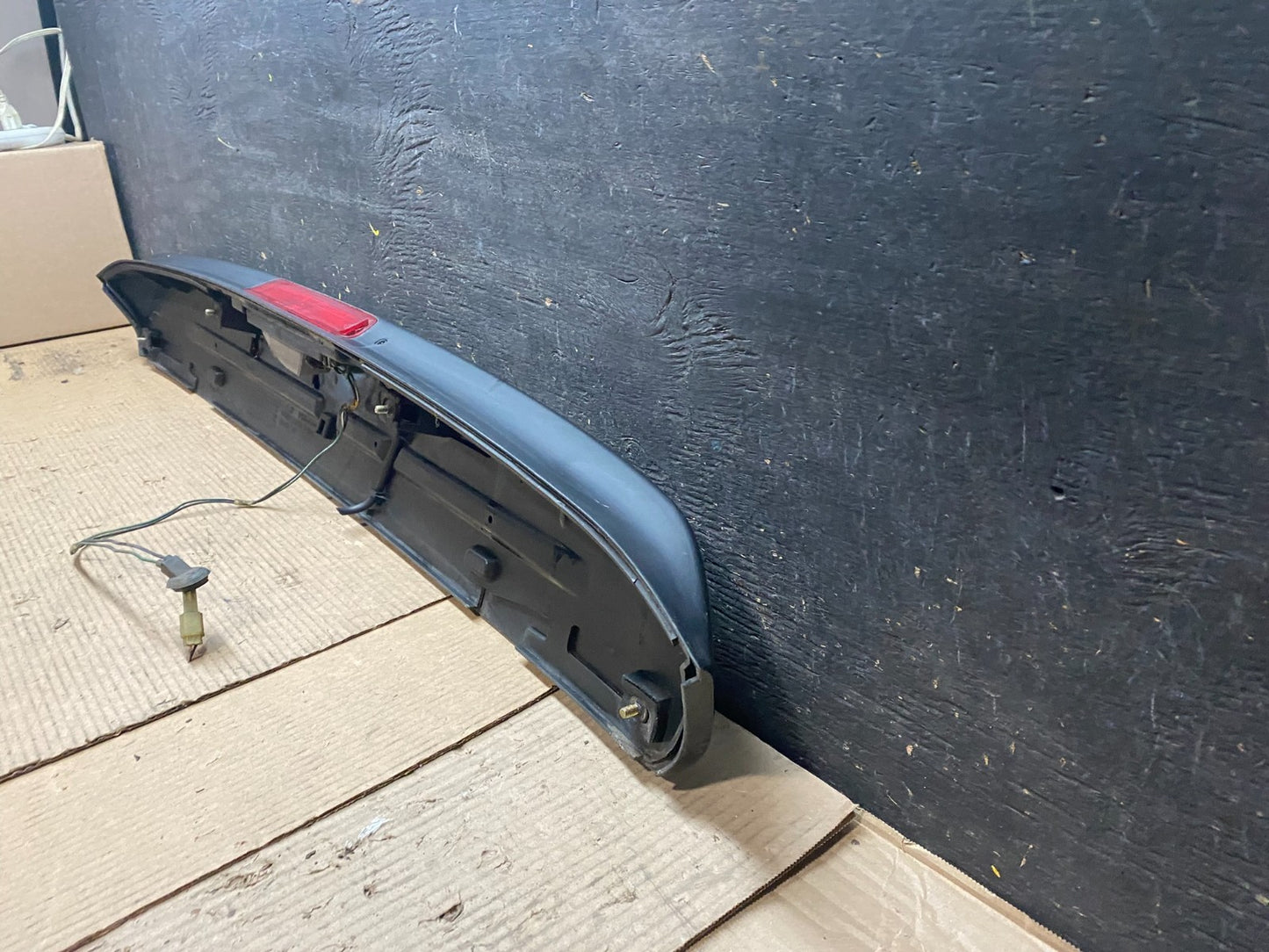 1999 to 2004 Honda Odyssey Rear Trunk Spoiler Gate Oem V7149 DG6
