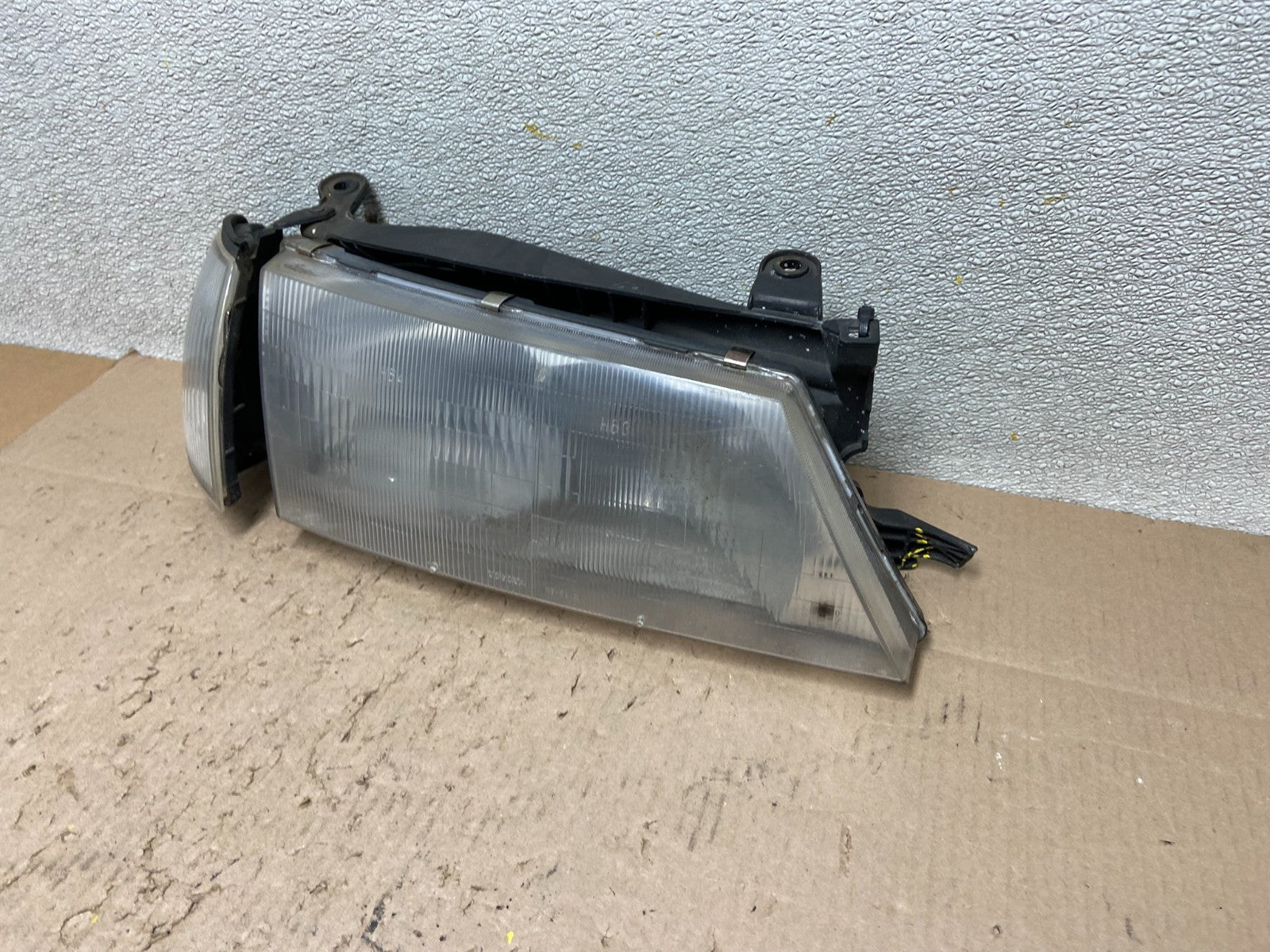 1995 to 1998 Nissan Sentra Passenger Right Side Headlight Z6459 DW1