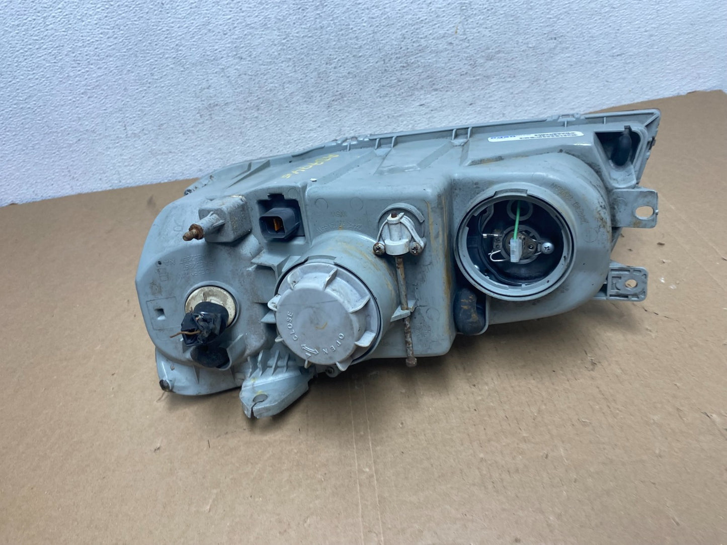 2004 2005 Hyundai XG350 XG Right Passenger RH Headlight Halogen AD7946 DW5