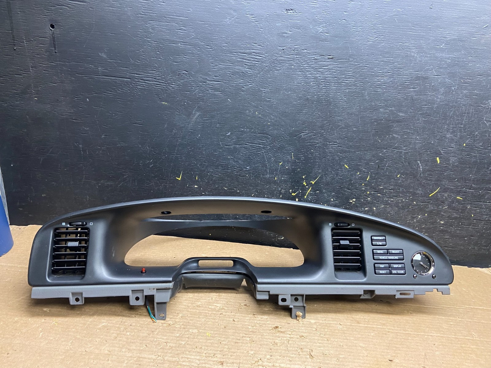 1998 to 2001 Lincoln Continental  Speedometer Dash Bezel Air Vent W3091 DG0