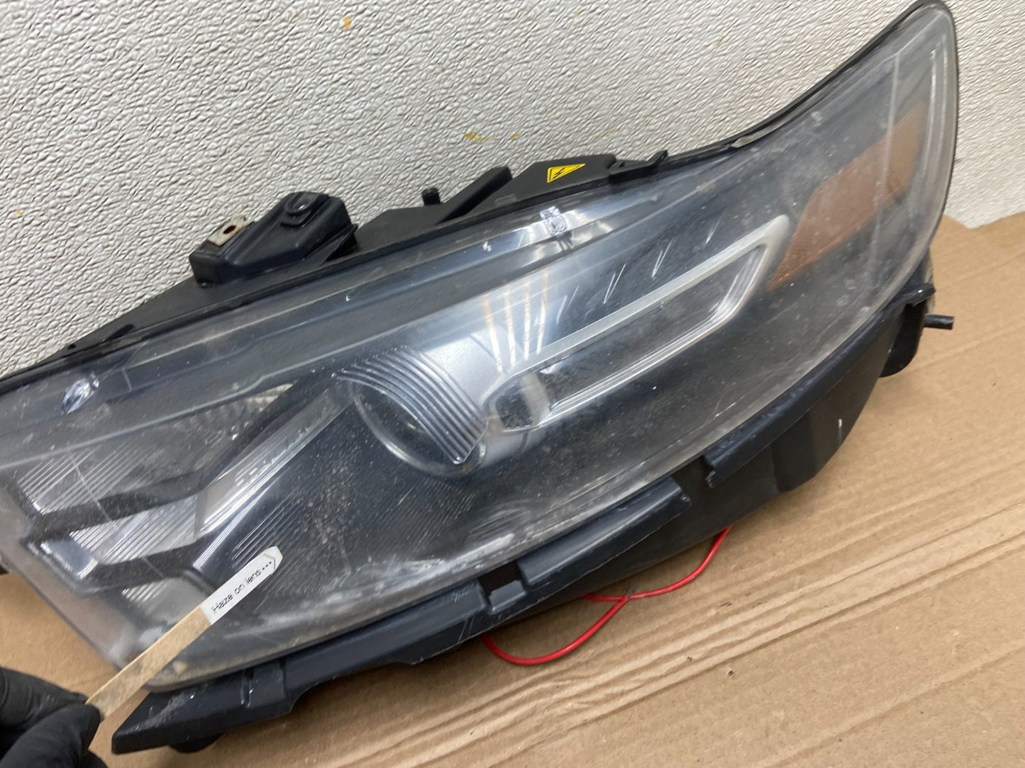 2013 to 2019 Ford Taurus Left Driver LH Side Headlight Xenon HID OEM AB0976 DG4