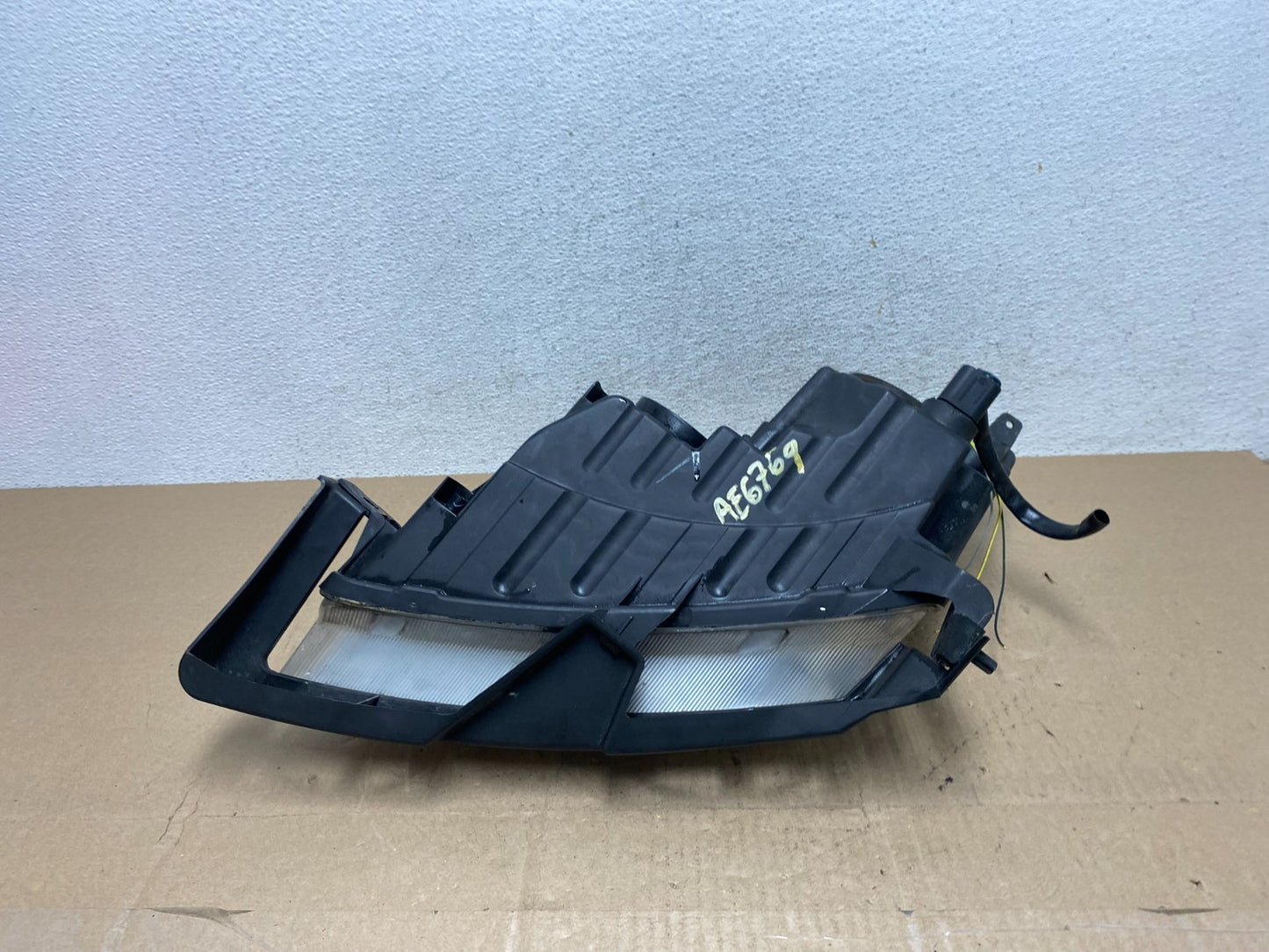 2006 to 2009 Mercury Milan Headlight Right Passenger RH Halogen AE6769 DW7