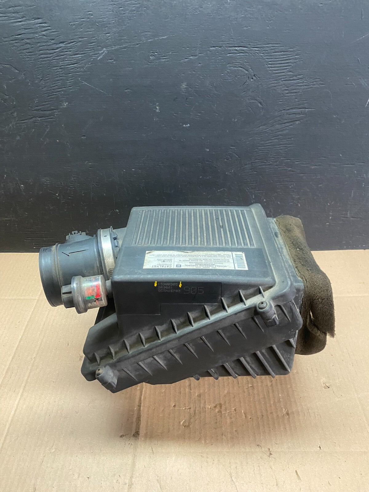 2008 Chevrolet Avalanche 1500 Air Cleaner 5.3L OEM 15908905 E37814