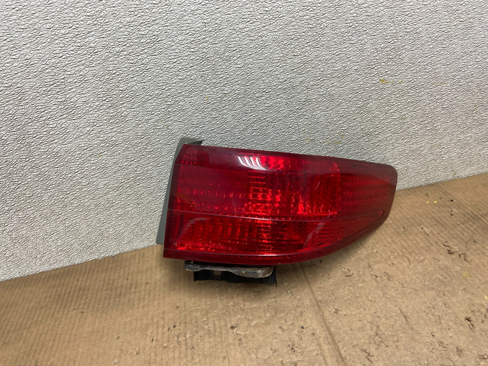 2005 Honda Accord Right Passenger Rh Side Tail Light Oem AA7019 LK0