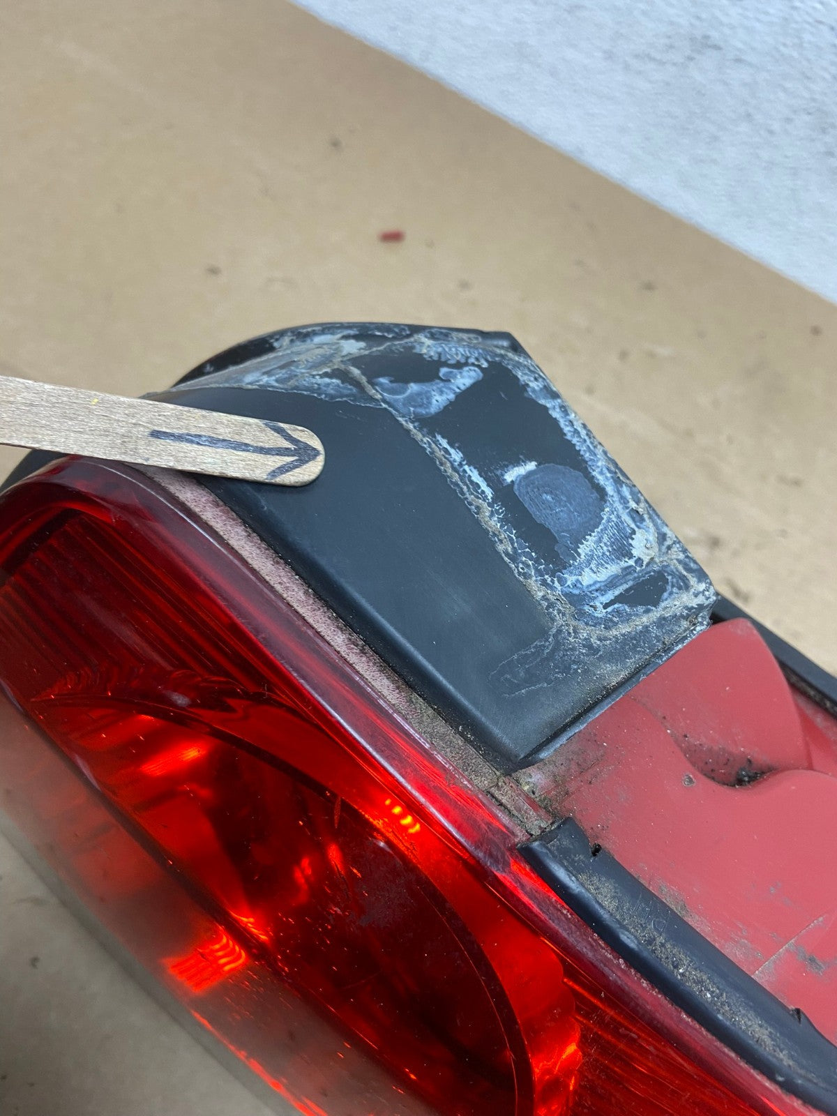 2002 - 2005 Hyundai Sonata Right Passenger RH Side Tail Light AD4109 LK6