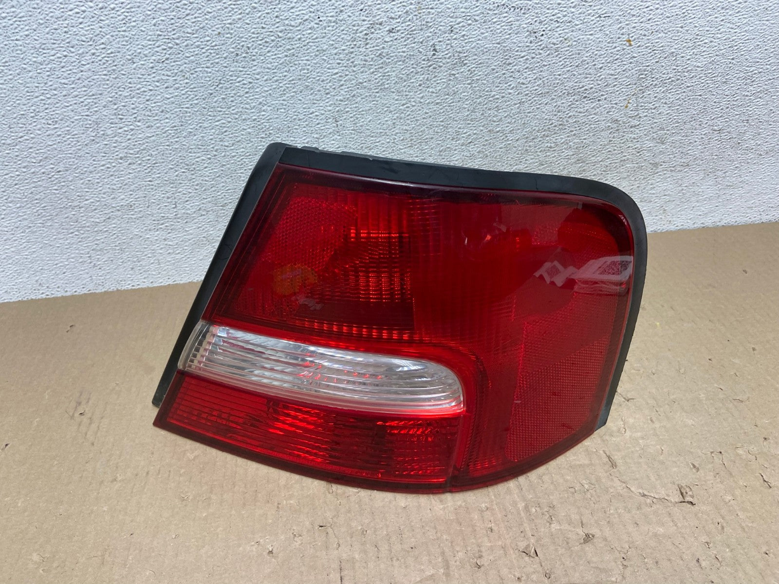 2000 to 2001 Nissan Altima Tail Light Right Passenger Rh Side AE9715 LK0