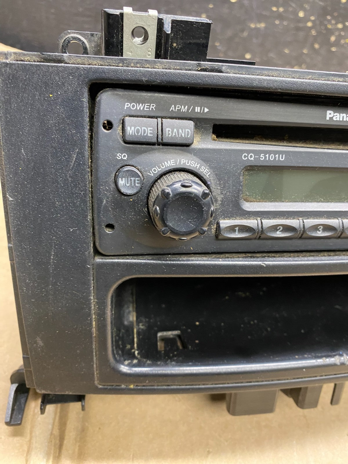 2009 Freightliner Sprinter CD PLAYER Equipment Radio PANASONIC CQ5101U X2054 PS1
