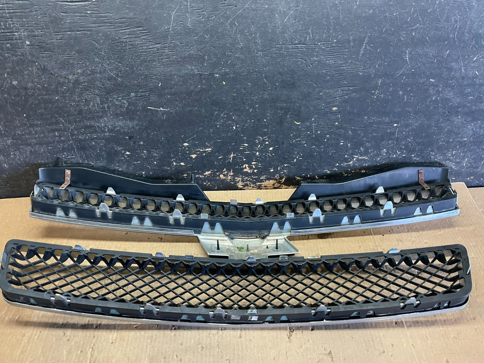 2007 to 2014 Chevrolet Avalanche Front Upper Lower Set Grill Grille Y9707 DG2