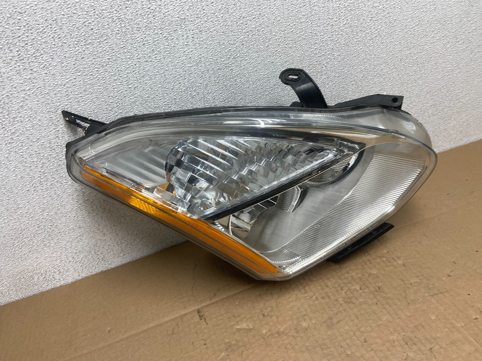 2009-2013 Nissan Rogue Right Passenger Halogen Headlight AB6178 DW2