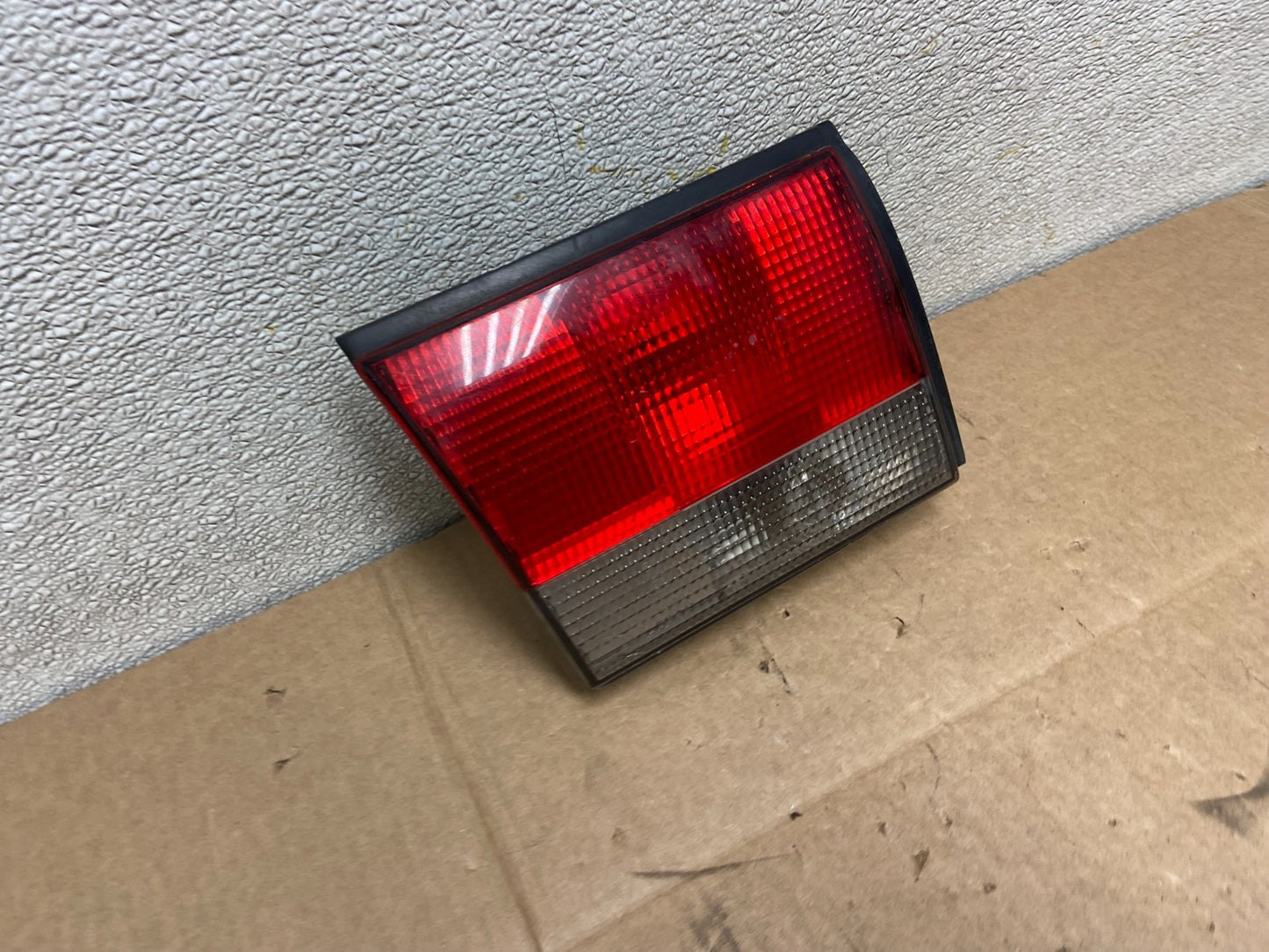 1994 to 1998 Saab 900 & Turbo Left Driver Side Tail Light Inner Y8582 DG2