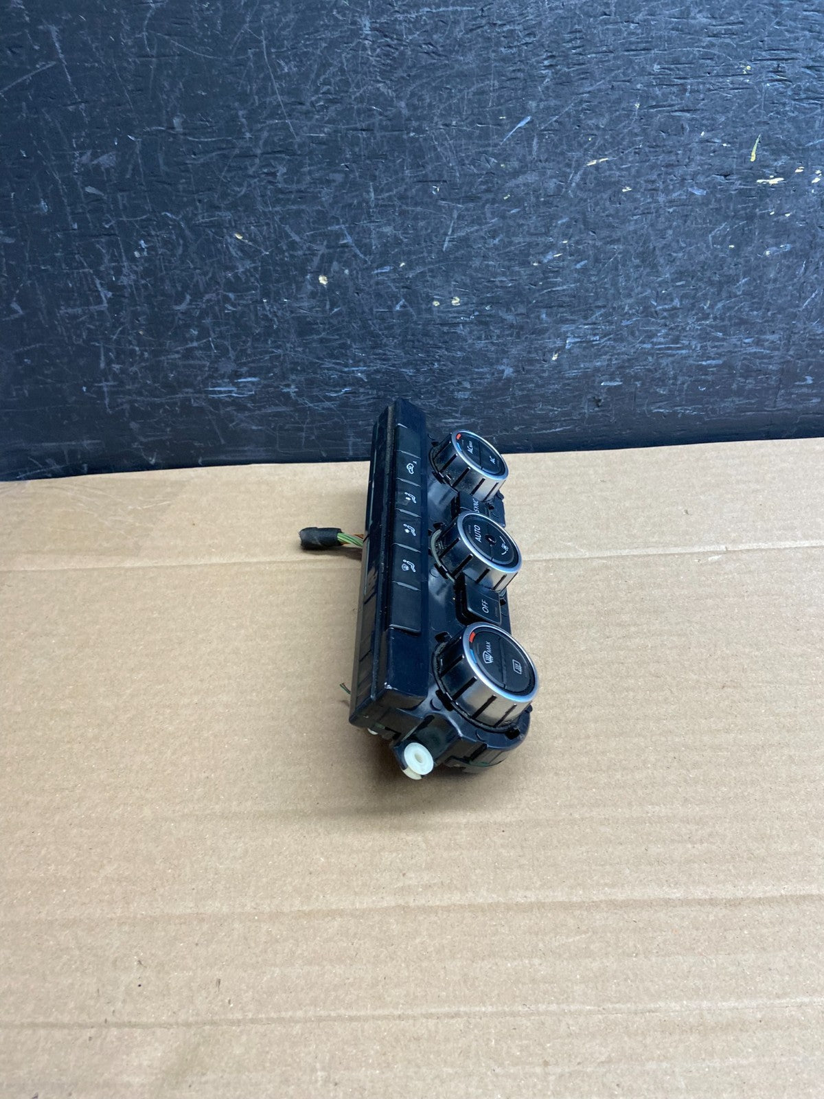 2012 - 2015 Volkswagen Passat Center Climate Control Panel AC Heater AG0469 DG1
