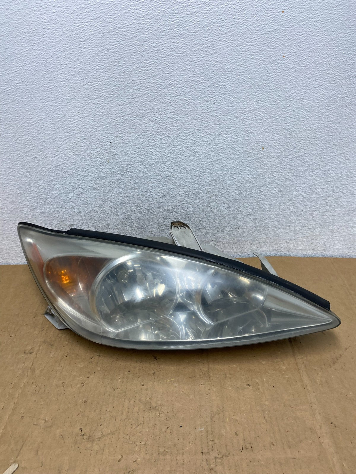 2002 to 2004 Toyota Camry Halogen Headlight Right Passenger Rh AC8619 DW0