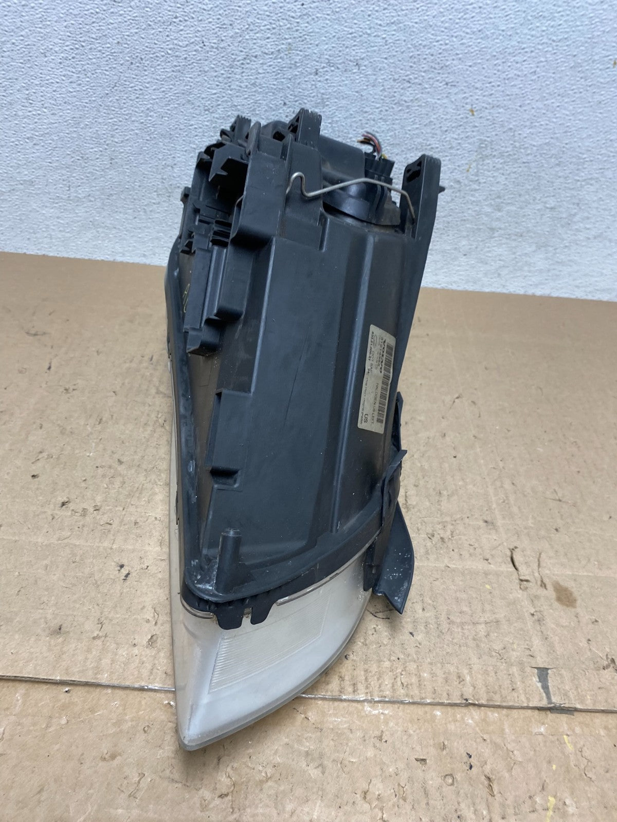 2008 to 2013 Volvo XC70 V70 S80 Driver Side Left Halogen Headlight AE6602 DW6
