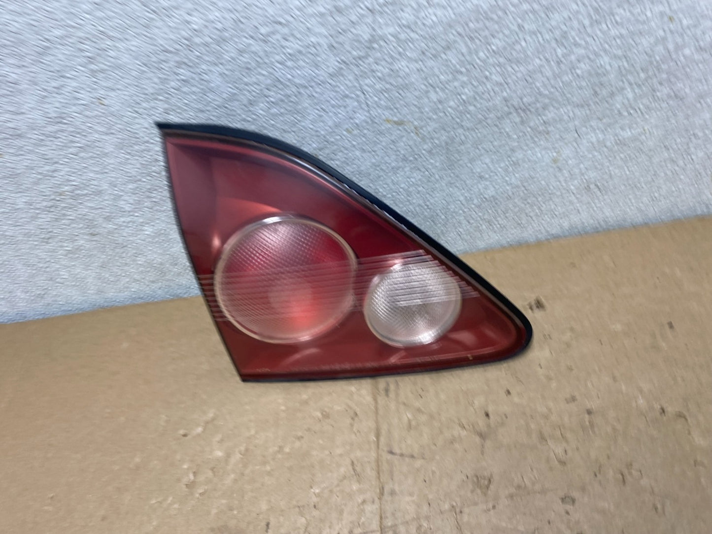 1999-2001 Lexus Rx300 Left Driver Lh Tail Light Inner Trunk Lid Oem V0084 DW1