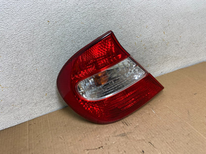 2002 2003 2004 Toyota Camry Left Driver LH Side Tail Light AI8927 LK2