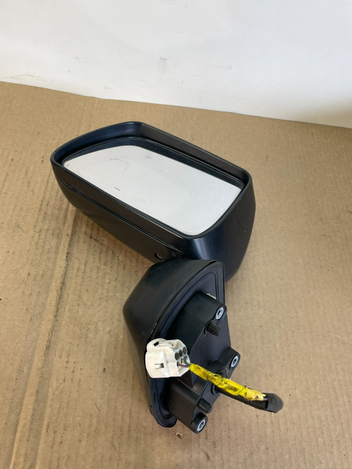 2004 - 2009 Mitsubishi Endeavor Left Driver LH Door View Mirror AF5507 DW2