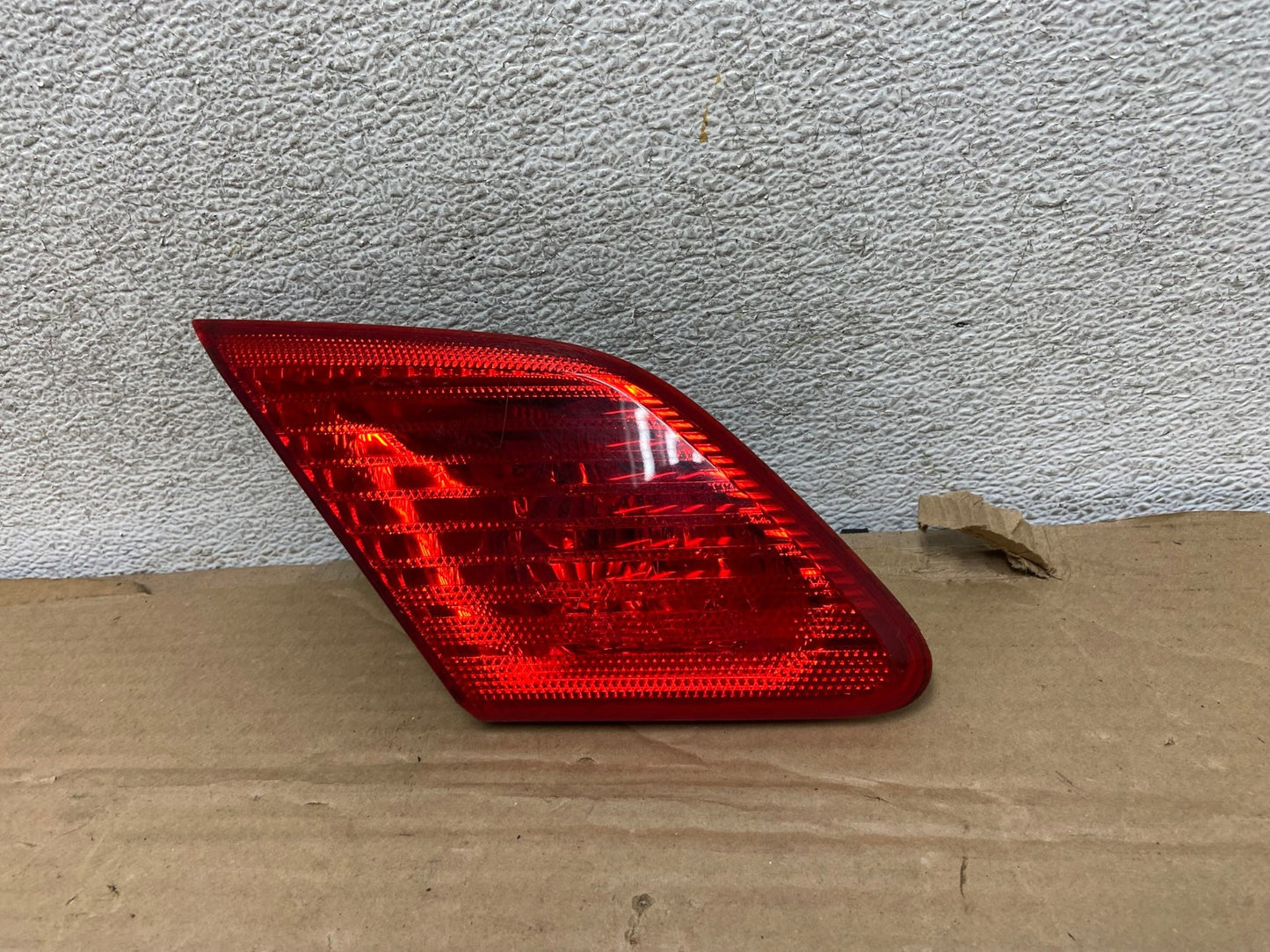 2003 to 2004 Toyota Avalon Left Driver LH Side Inner Tail Light AG8285 LK2