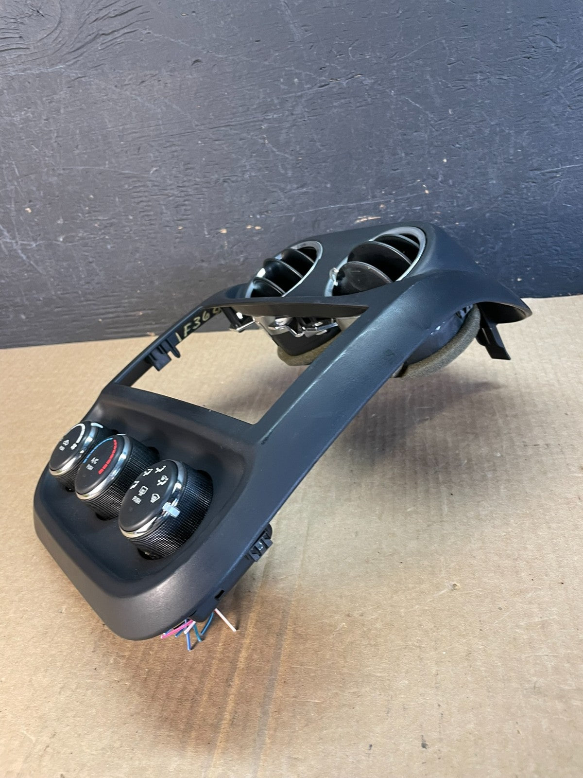 2011 to 2017 Jeep Compass Dash Climate Temperature Control Radio Bezel AF3645 DW2