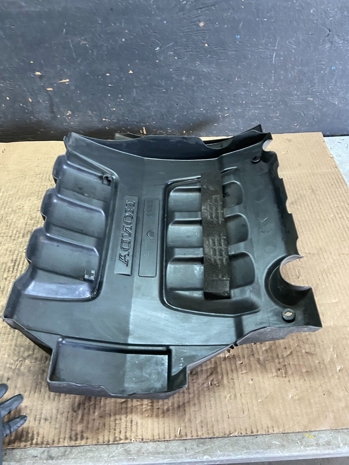 2005 to 2007 Honda Odyssey Black Engine Cover OEM o0969 DG6