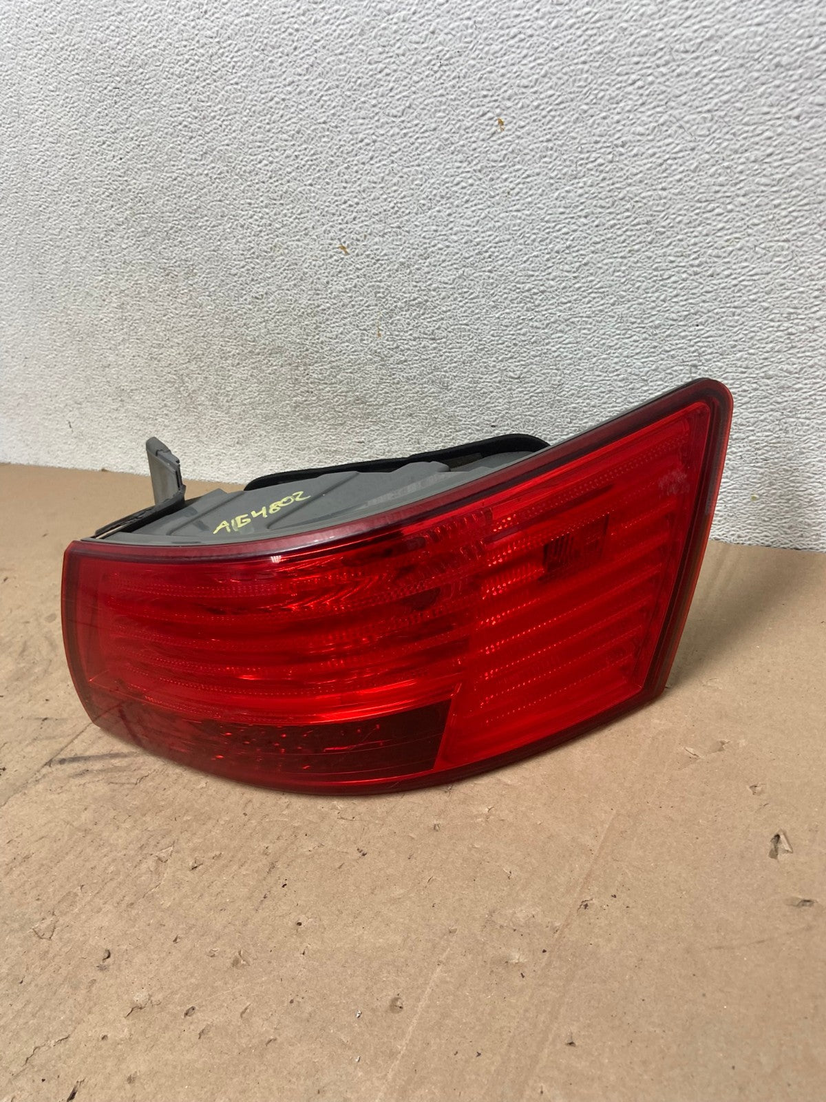 2009 to 2010 Hyundai Sonata Right Passenger Side Tail Light AG4802 LK1