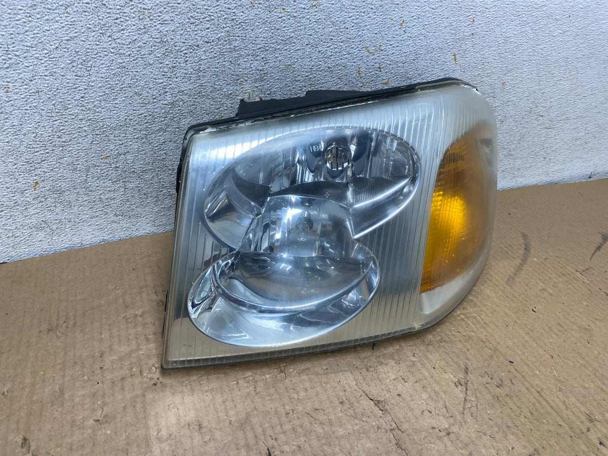 2002 to 2009 Gmc Envoy Left Driver Lh Side Headlight Halogen AI8207 DW2