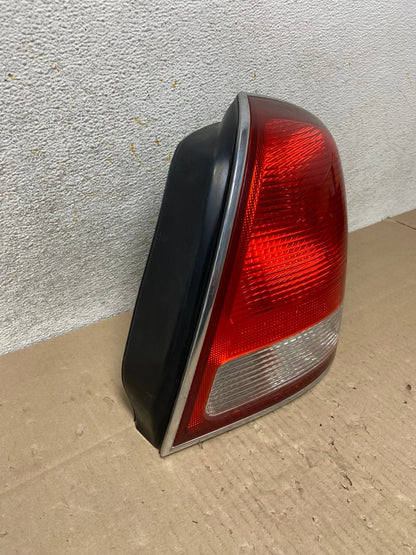 2001-2003 Hyundai XG300 XG350 XG Right Passenger Side Tail Light AI2227 LK2