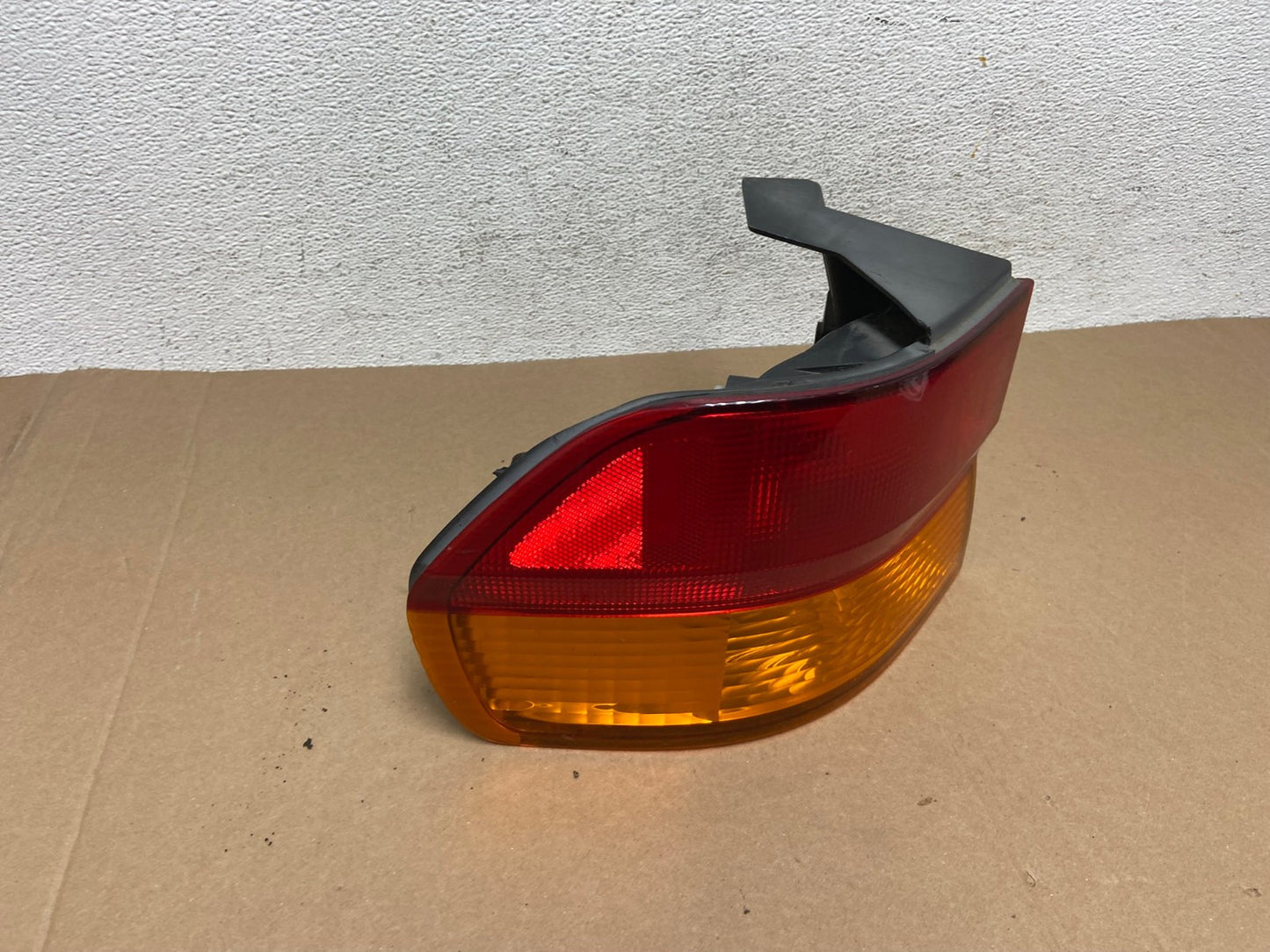 2002 2003 2004 Honda Odyssey Left Driver LH Side Tail Light AD6396 LK2