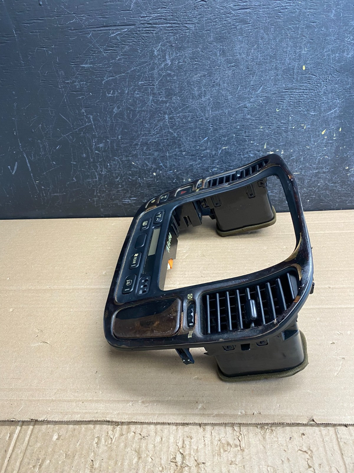 2001 2002 Lexus LX470 Front Center Radio Bezel Trim AG0058 DG3