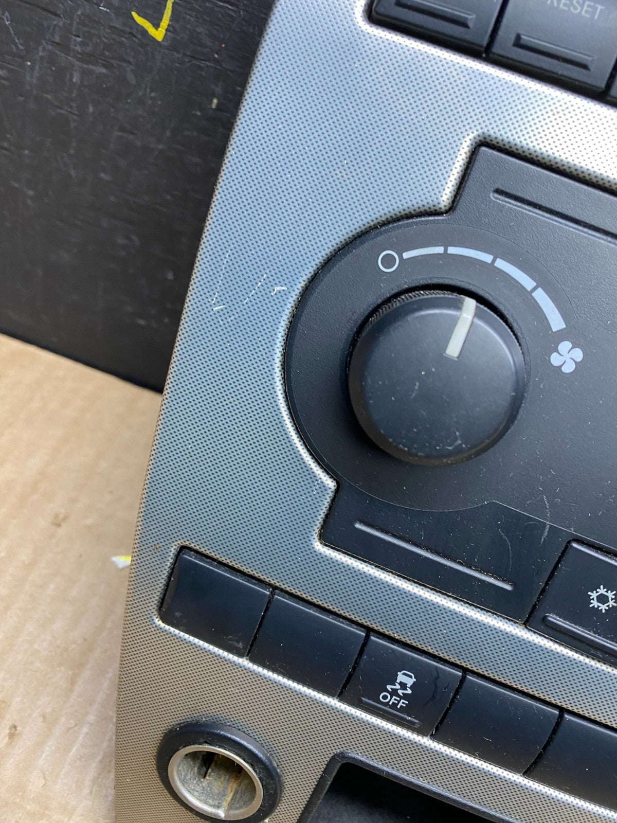 2005 2006 2007 Jeep Commander Grand Cherokee A/C Climate Control Bezel v7609 DG3