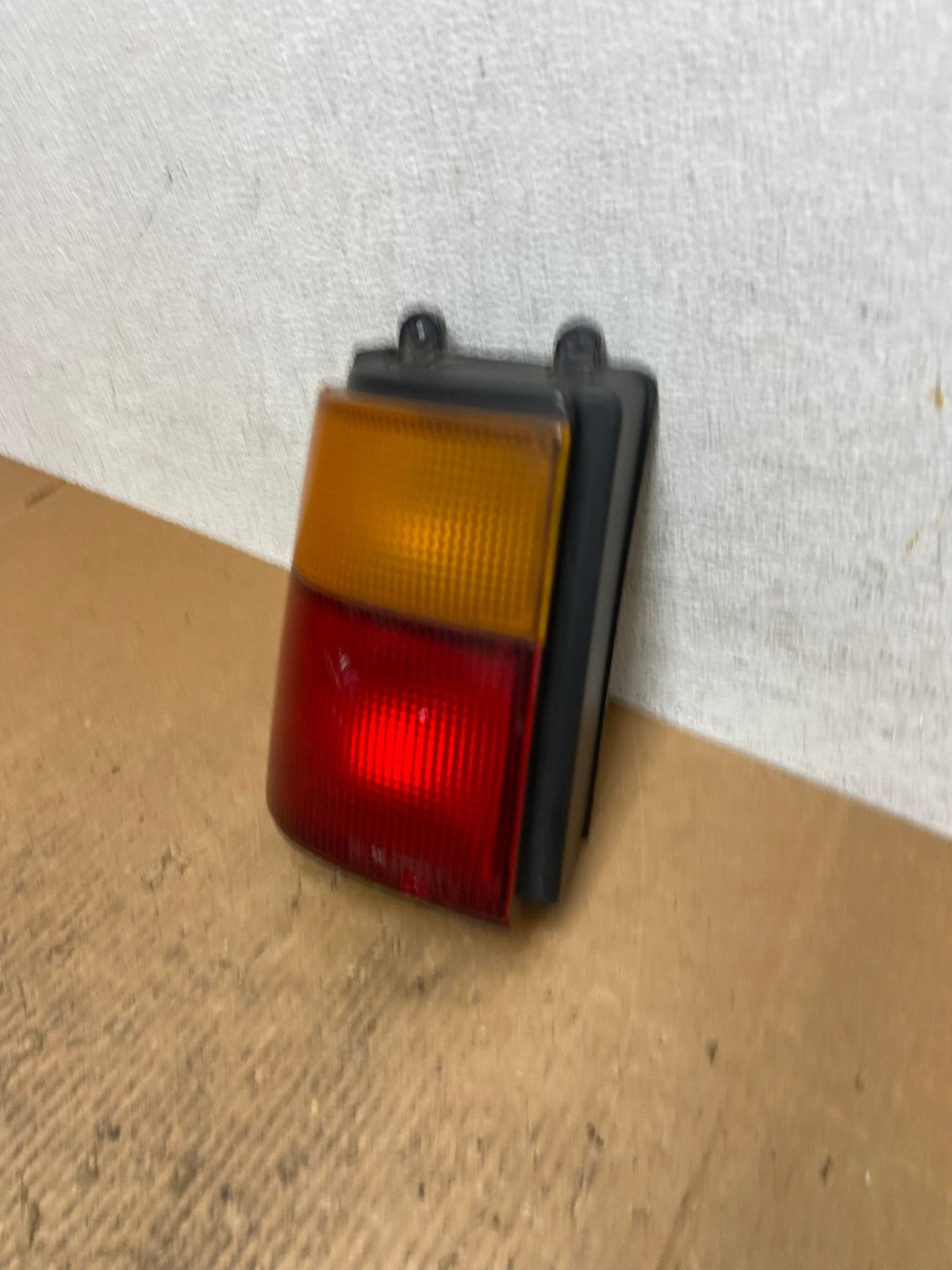 1989 to 1998 Mazda Mpv Left Driver Lh Side Tail Light AE1583 LK1