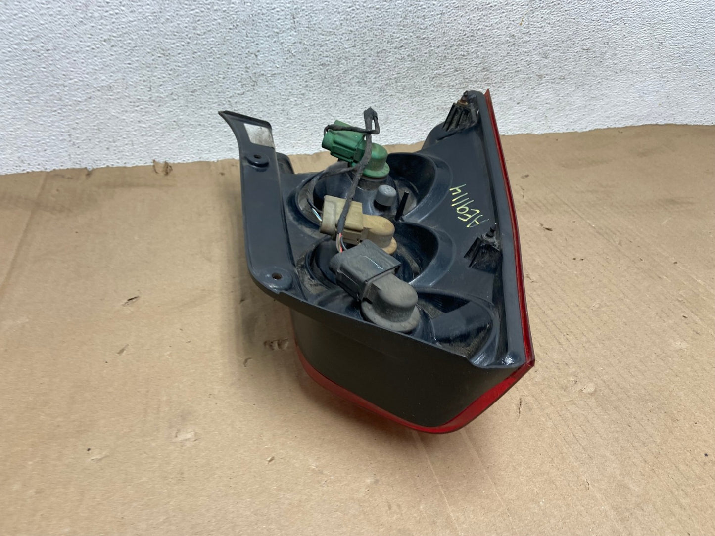 2005 2006 Mazda Tribute Right Passenger Rh Tail Light AE9114 LK5