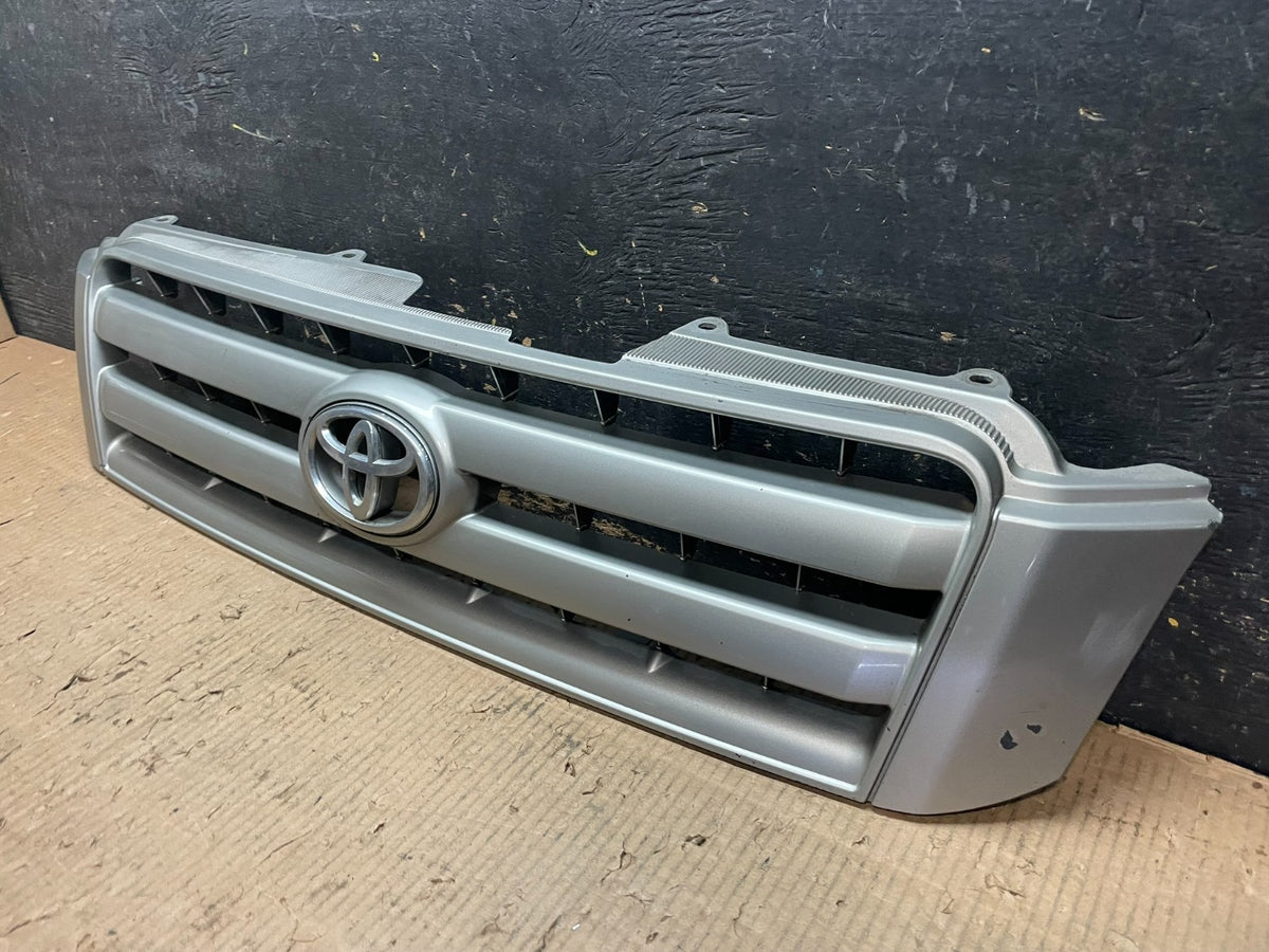2001 to 2003 Toyota Highlander Front Upper Grille Grill With Emblem Y6523 DG2