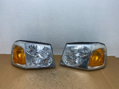 2002 to 2009 Gmc Envoy Left+Right Set Headlights Halogen AE1481 DW0