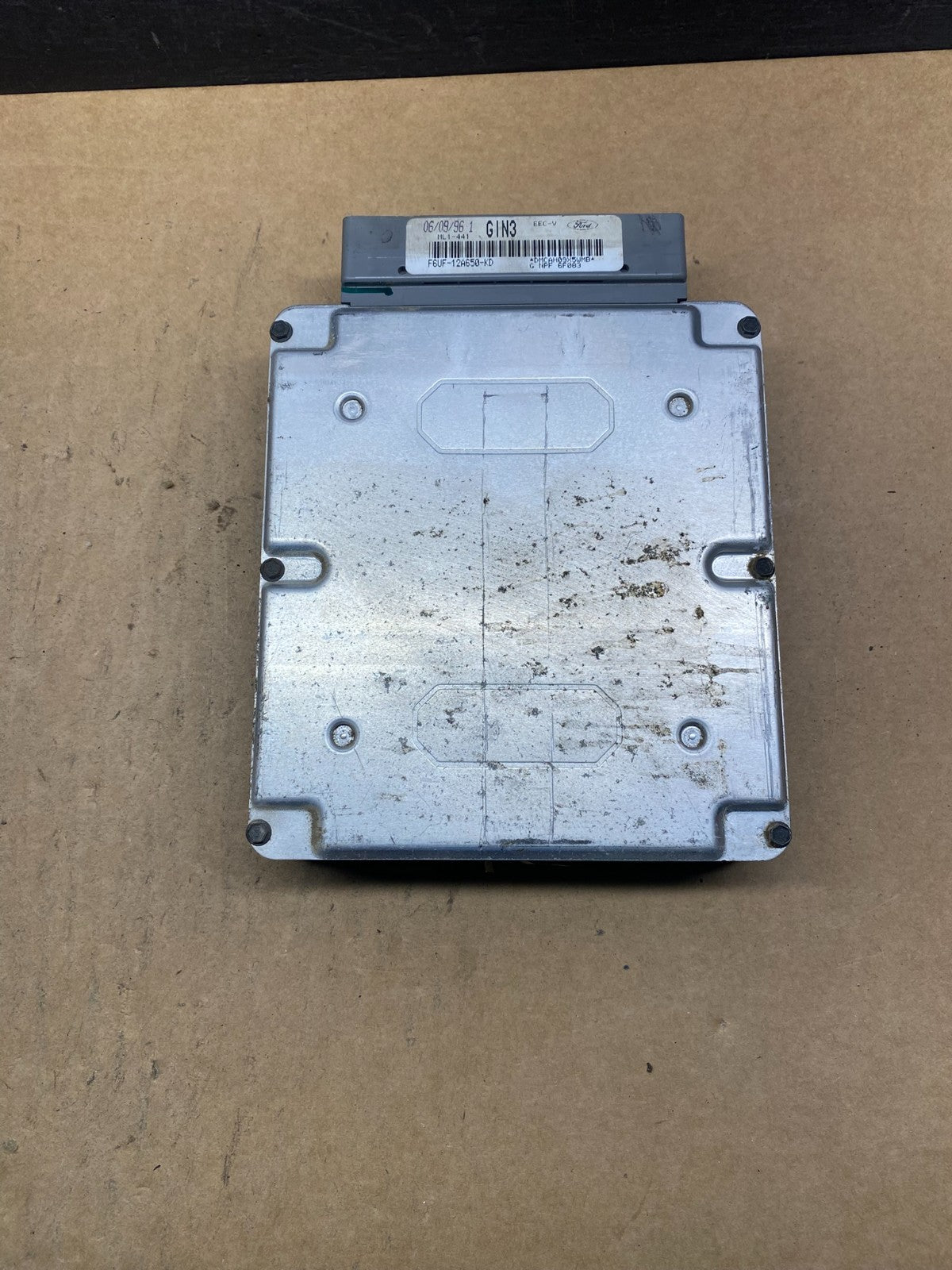 1996 Ford E150 E250 5.8L Engine Control Module ECU F6UF-12A650-KD AH5104 DG1