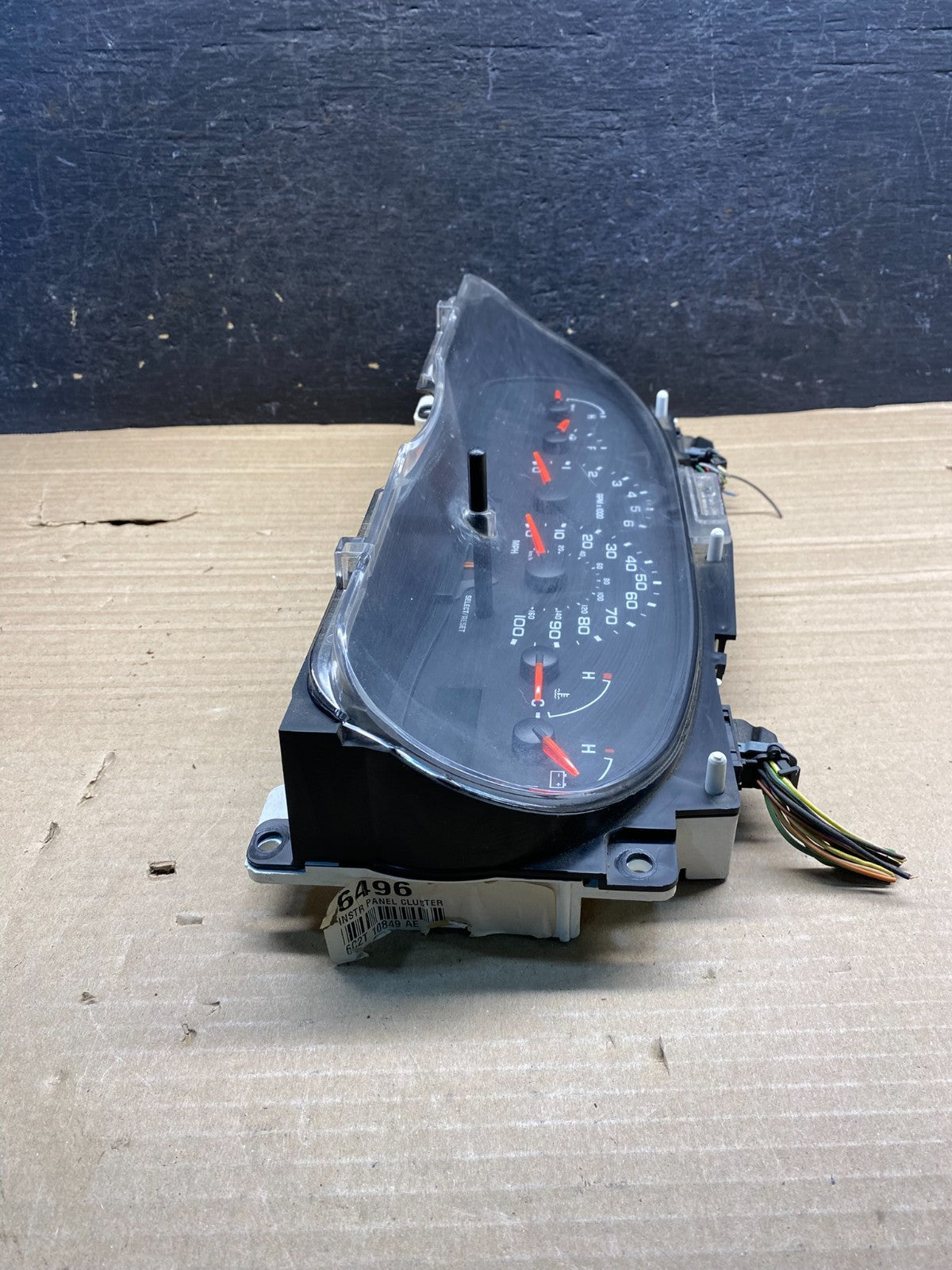 2006 Ford E350 Gauge Speedometer Cluster AH9929 DW2