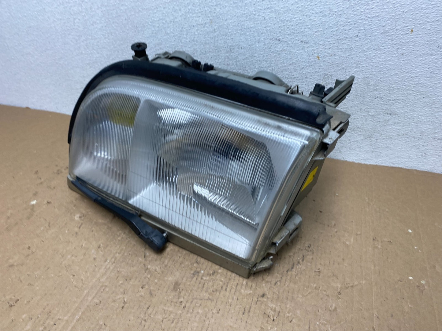 1992 1993 Mercedes W140 S500 Left Driver LH Halogen Headlight AD8754 DG1