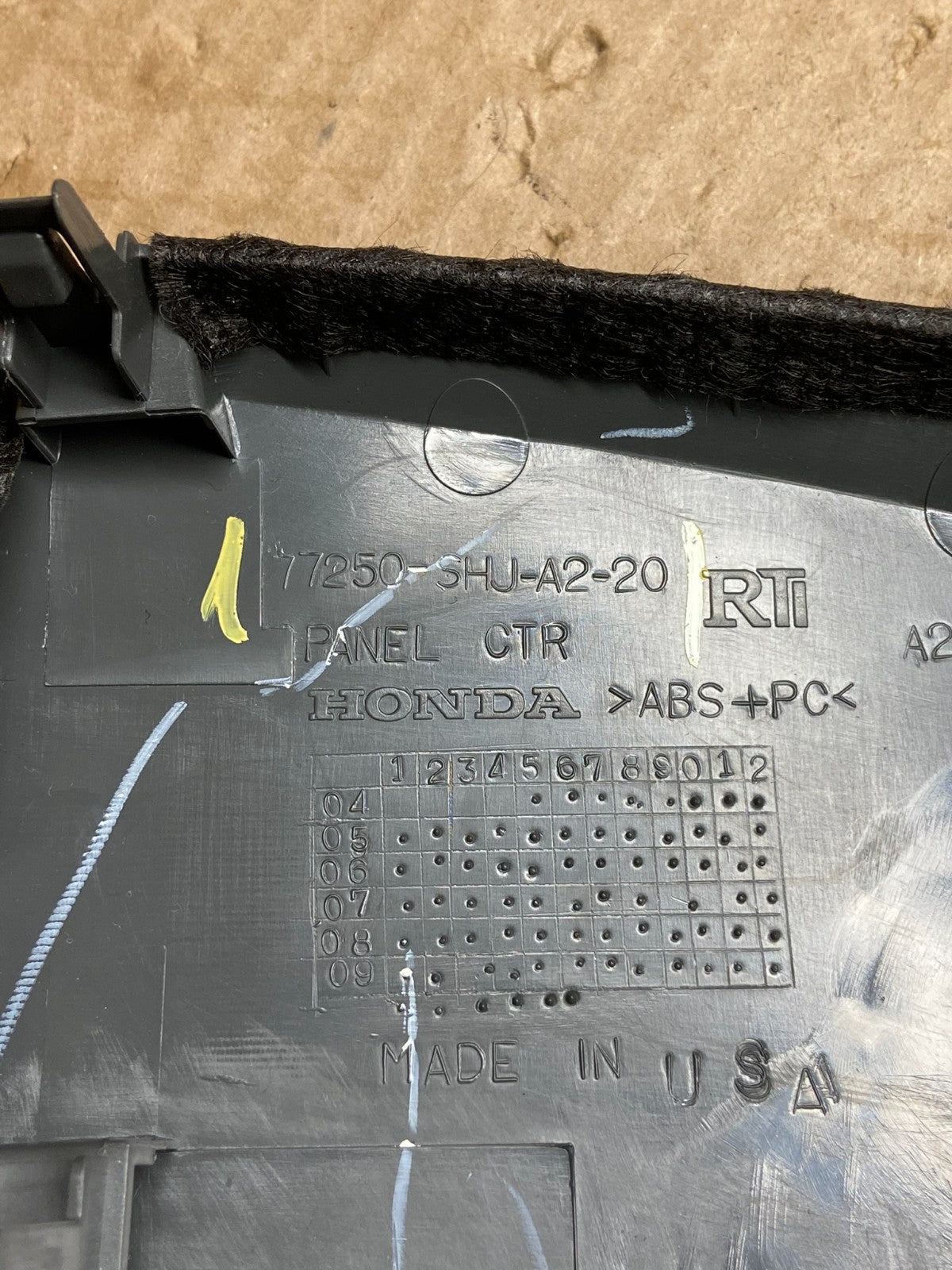 2005 to 2010 Honda Odyssey  Radio Climate Control Dash Trim Bezel Y7934   DG5