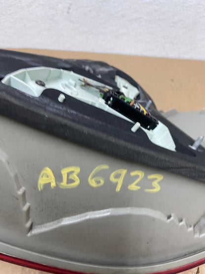 2007 - 2009 Mercedes E E320 E500 Sedan Left Driver LH Tail Light OEM AB6923 LK6
