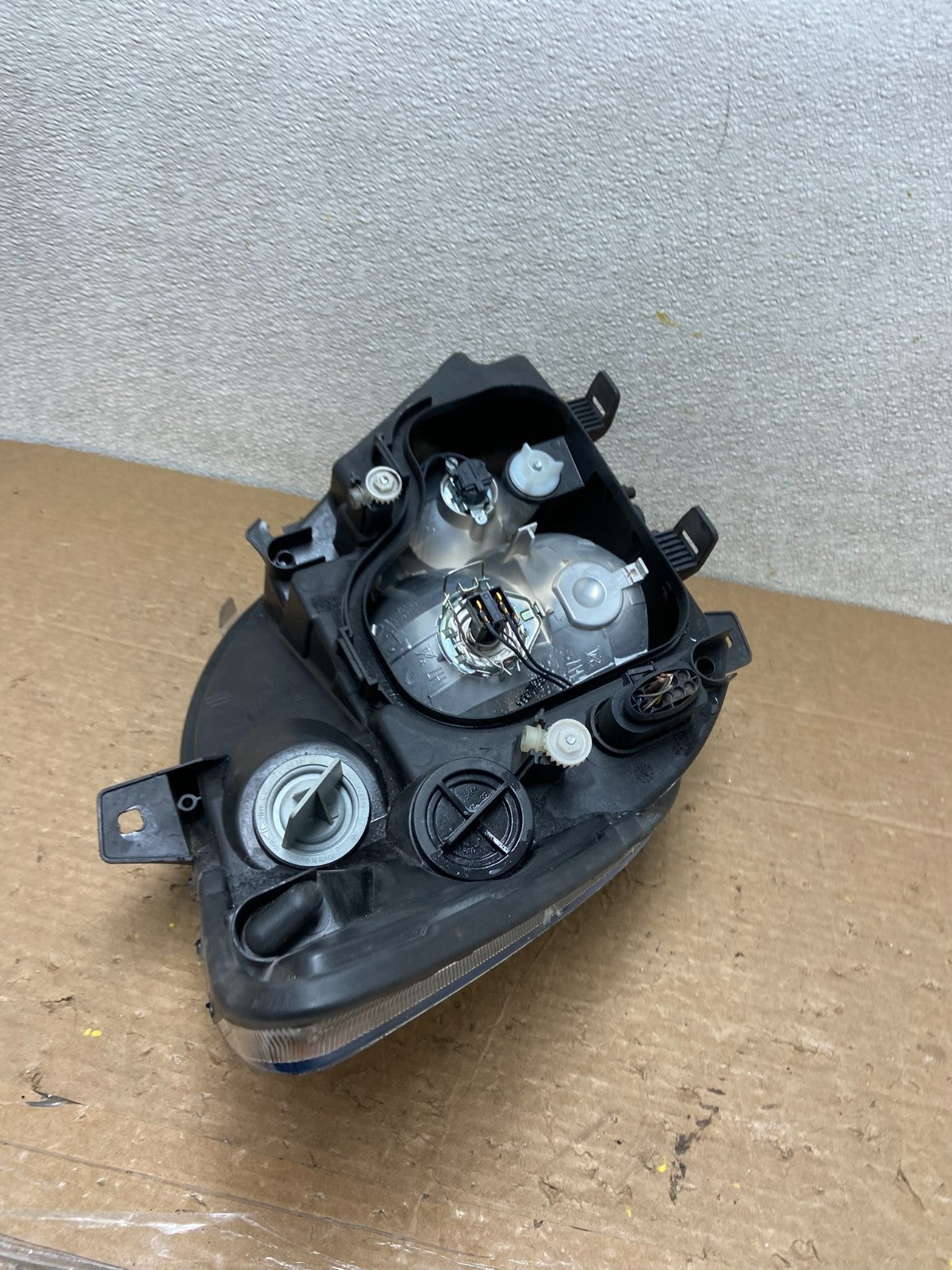2007 to 2013 Mercedes Sprinter Headlight Left Driver Side Halogen Oem Z3655 DW8