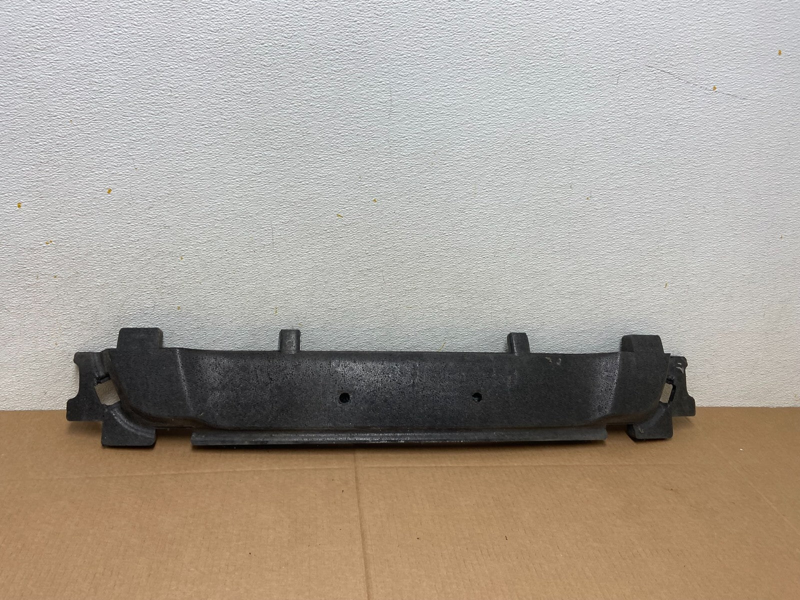 2001 2002 2003 2004 Volvo V70 XC70 Front Bumper Foam Impact Absorber D5952 DG10