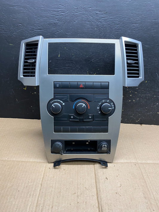 2008 2009 2010 Jeep Commander Grand Cherokee A/C Climate Control Bezel aa4715 DG0