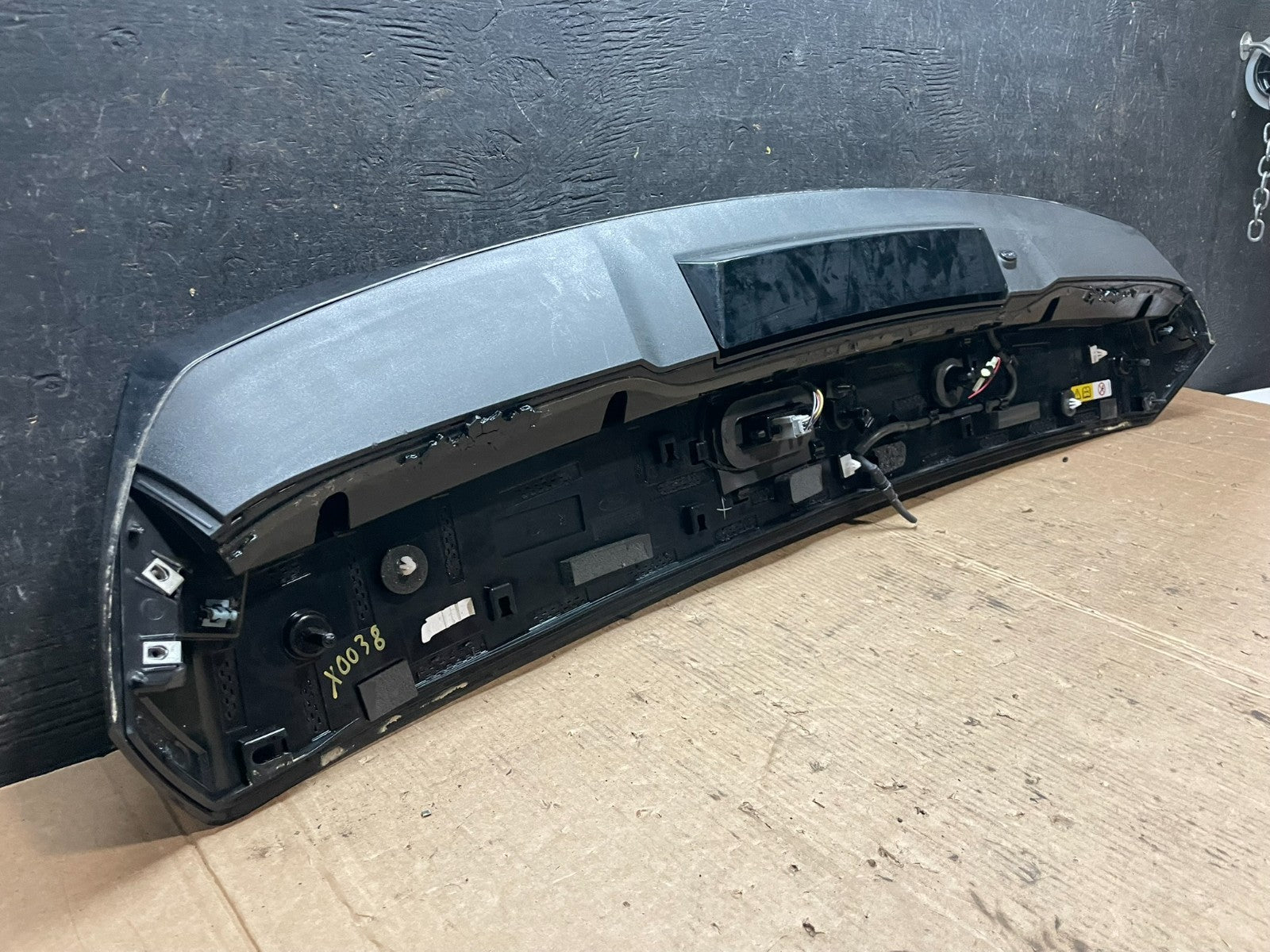 2020 to 2023 Ford Explorer Rear Liftgate Spoiler Wing OEM z8091 DG10