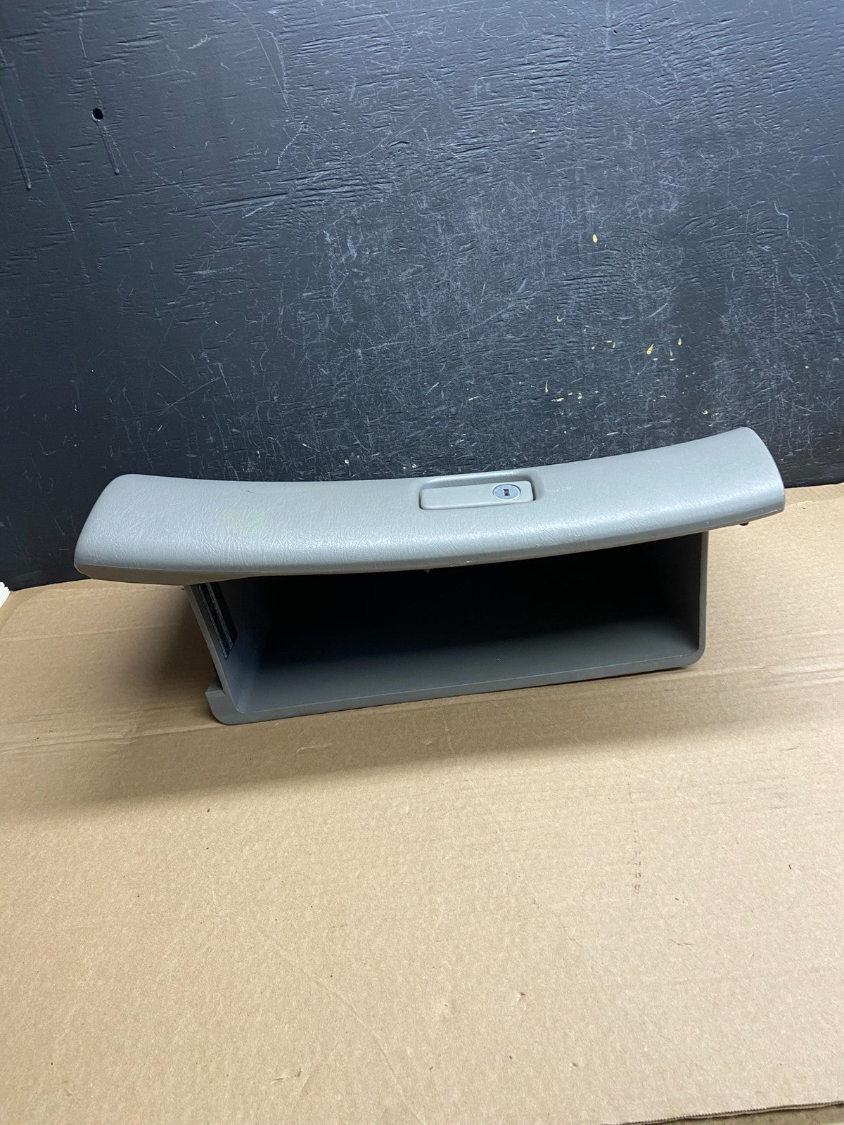 2004-2010 Toyota Sienna Front Right Passenger Storage Glove Box AF2410 DG3