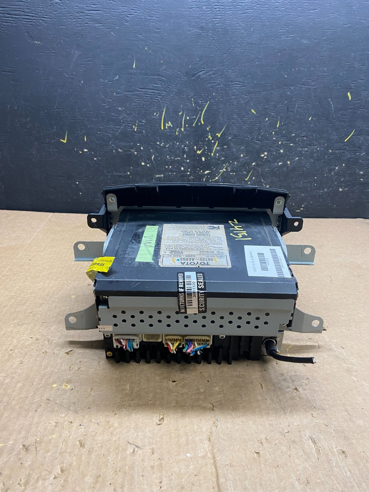 2004 to 2010 Toyota Sienna AM FM CD WMA Mp3 Radio Receiver Z4151 DG3