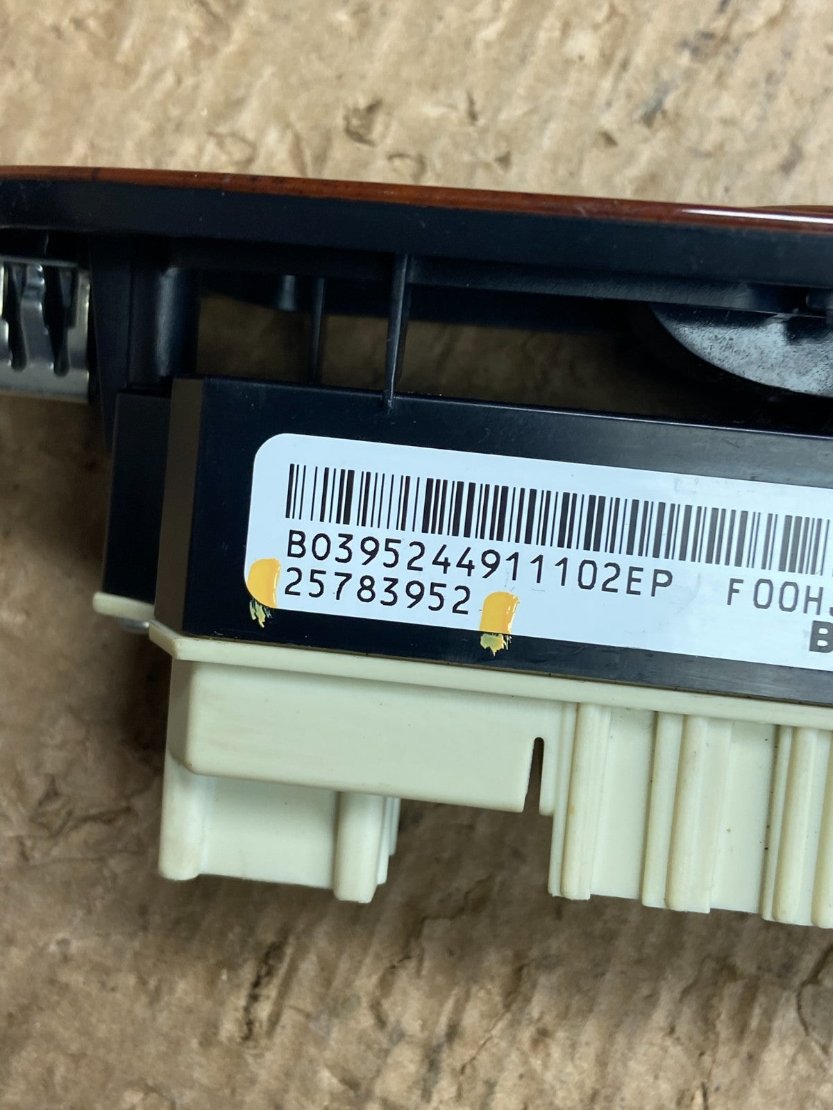 2007-2014 Tahoe Yukon Suburban Escalade Passenger Window Switch Control AF1655 D5