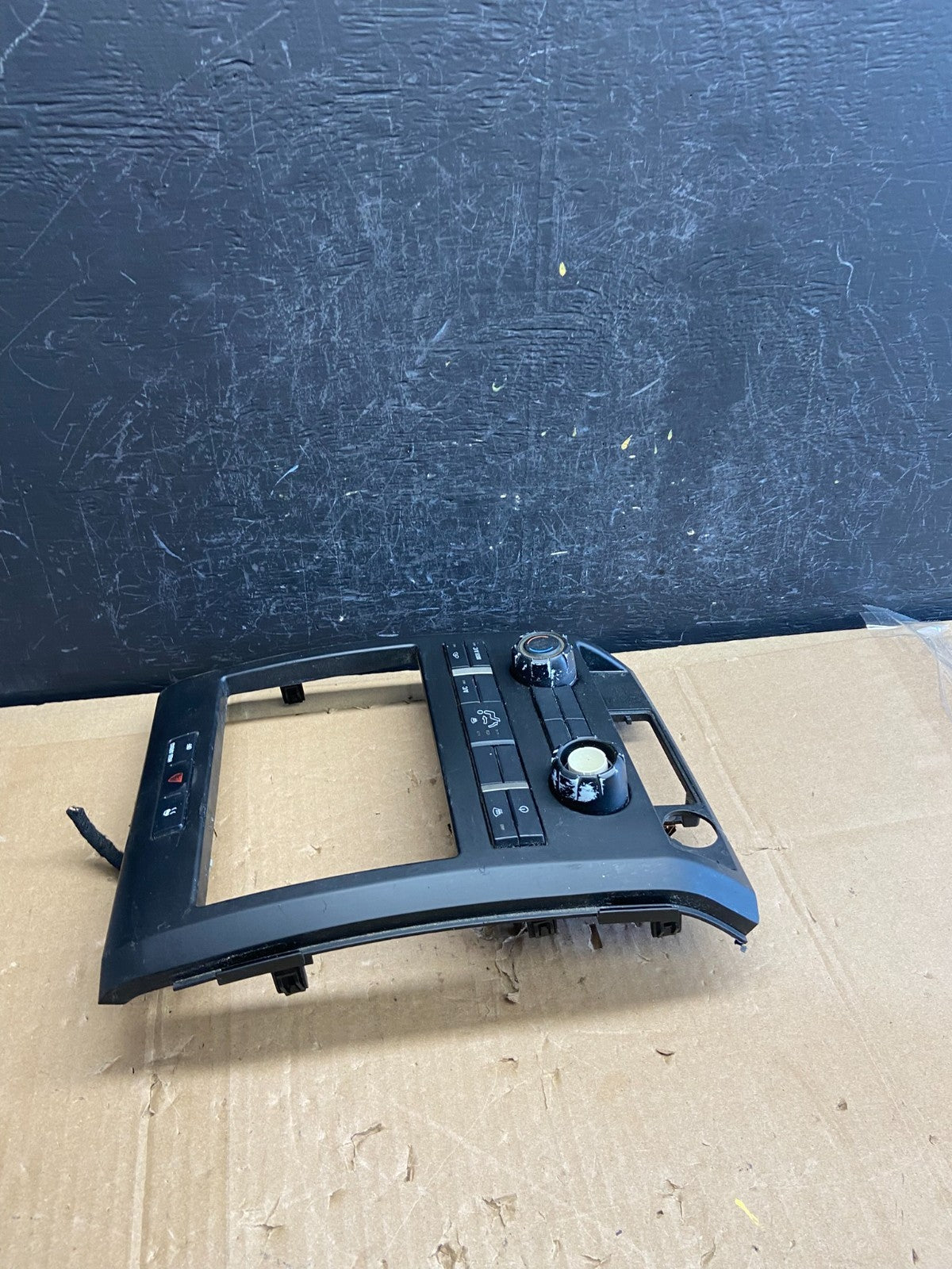 2010 2011 Ford F150 Climate Control A/C Heater Panel Radio Bezel ad2180 DG1