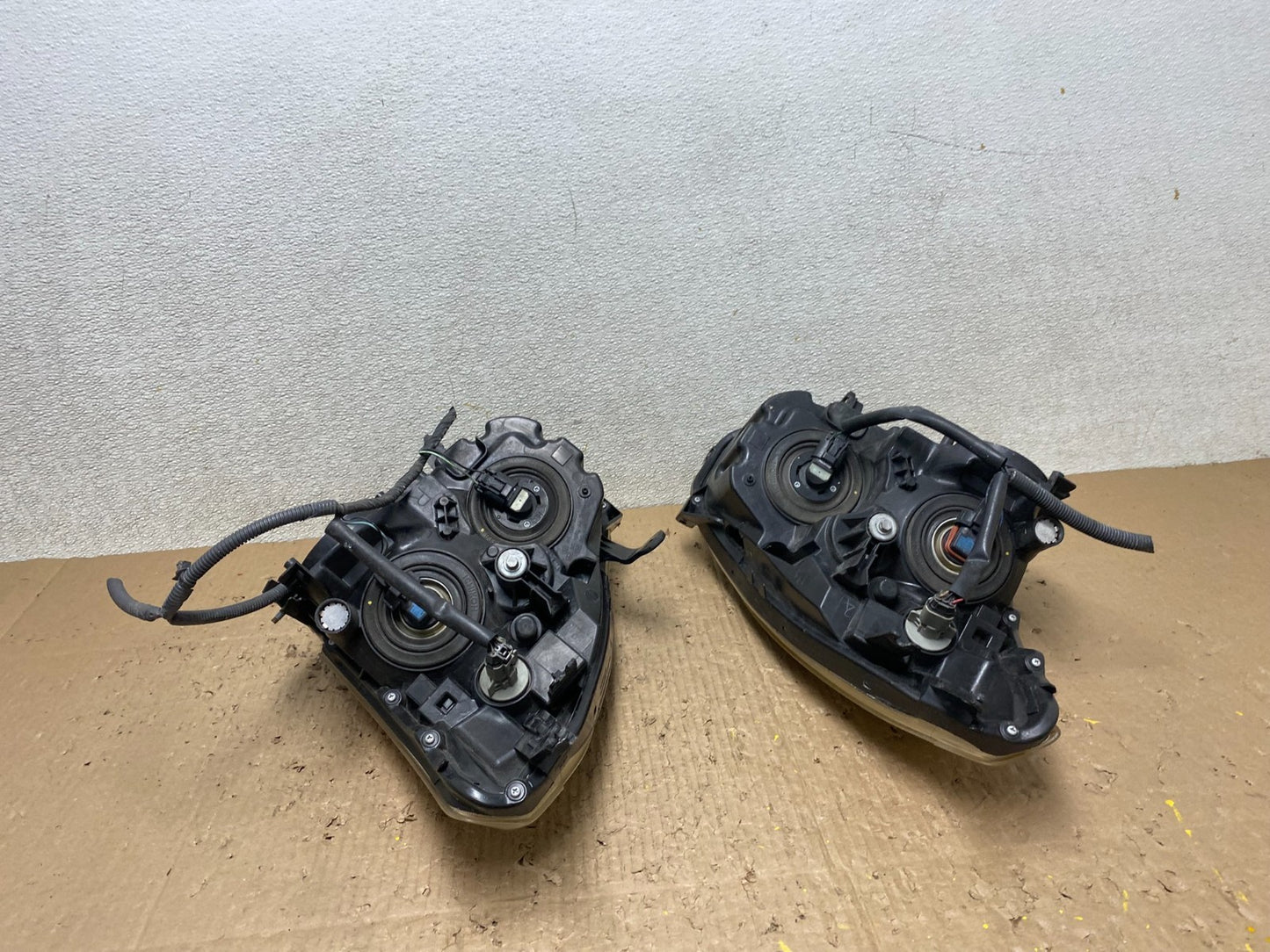 2009 - 2013 Nissan Rogue Left+Right Side Set Halogen Headlights OEM T8039 DW12